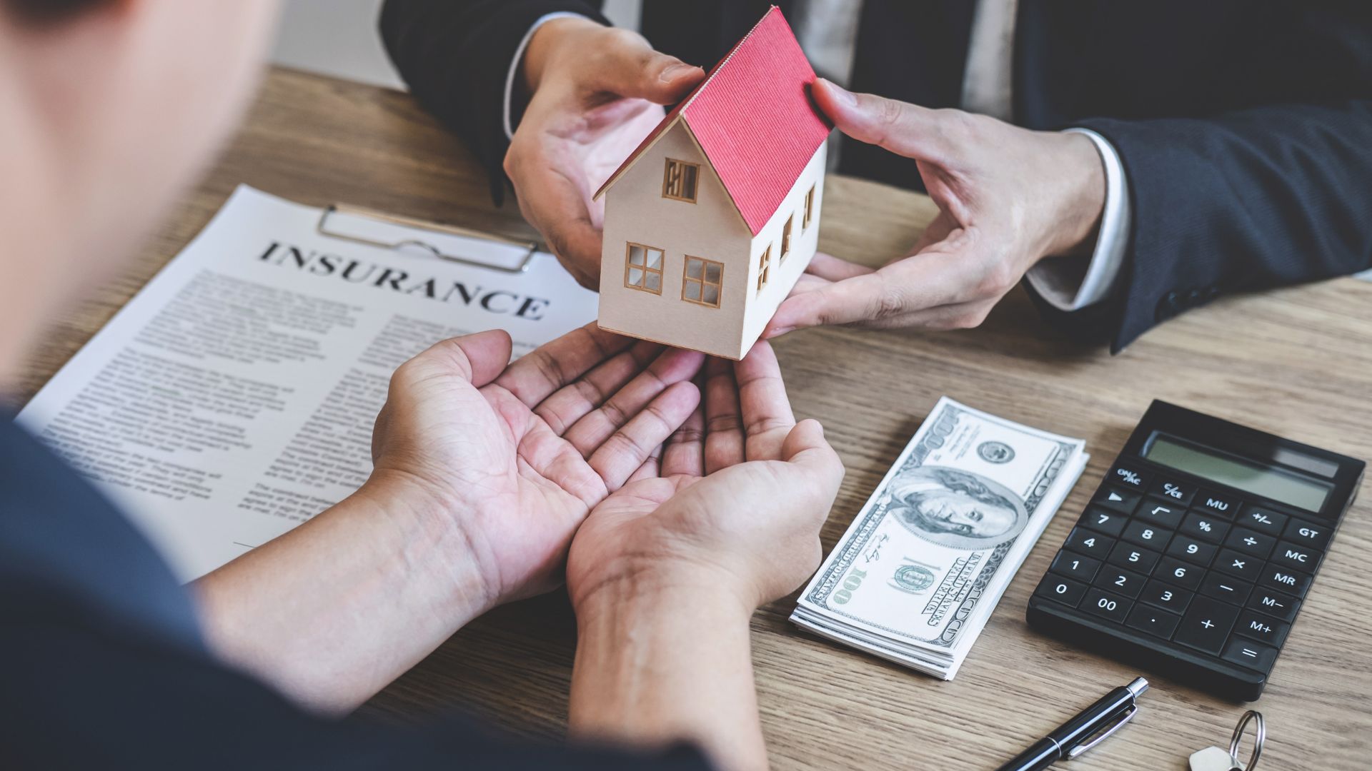 Asigurare casă cu structură din lemn